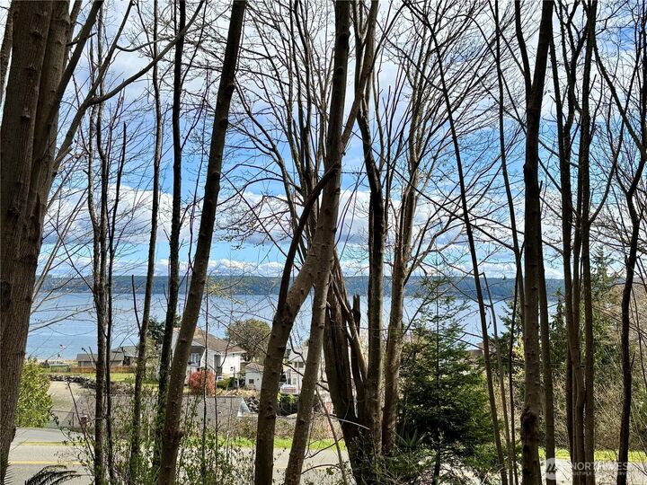 Property Photo:  999  Bluejay Lane  WA 98365 