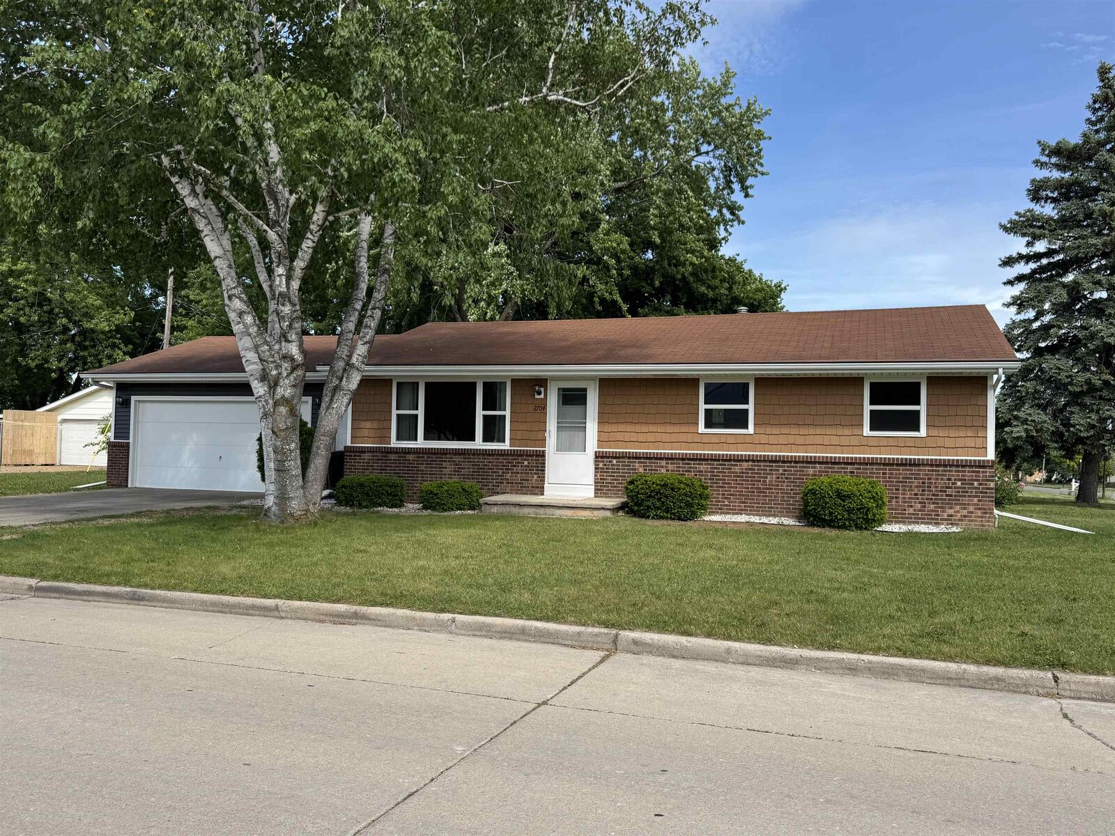 Property Photo:  2704 N David Street  WI 54914-2148 