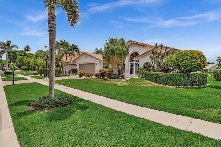 Property Photo: 12316 Lakeridge Falls Drive FL 33437
