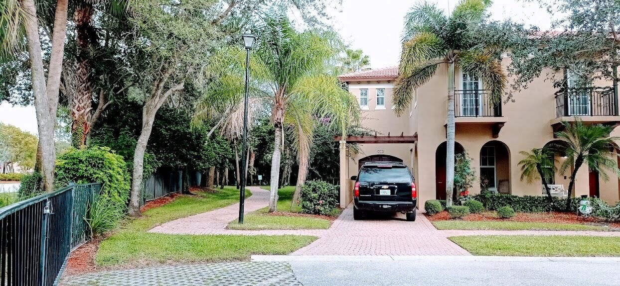 Property Photo: 2812 Eagle Rock Circle 906 FL 33411