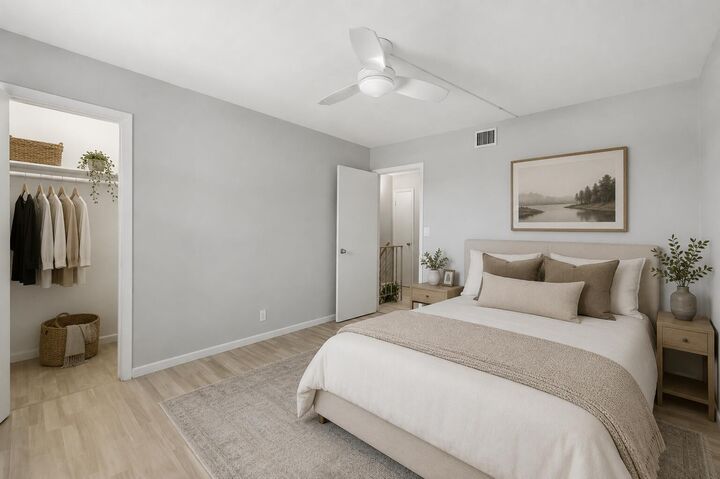 Property Photo: 905 NE 28th Street 206 FL 33334