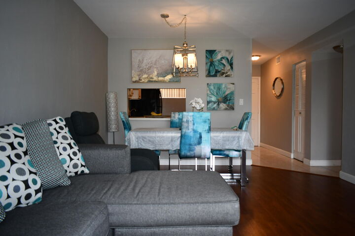 Property Photo:  2721 N Garden Dr Drive N 202  FL 33461 