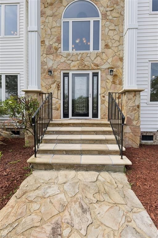 Property Photo:  803 Gresham Way  VA 23323 