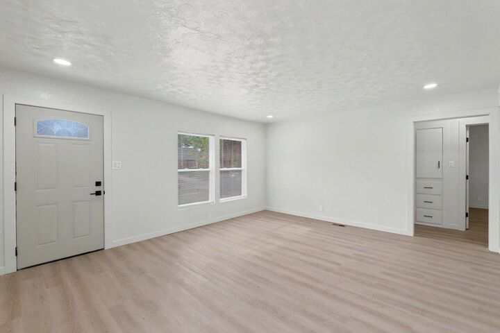 Property Photo:  1937 N Piatt Ave  KS 67214-1831 