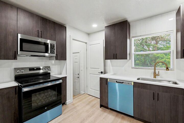 Property Photo:  1937 N Piatt Ave  KS 67214-1831 