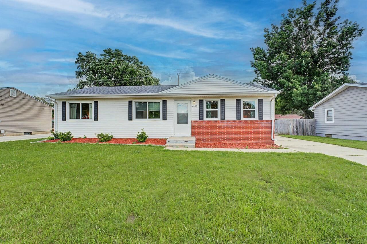 Property Photo:  2353 Robinson Drive  WI 53511 