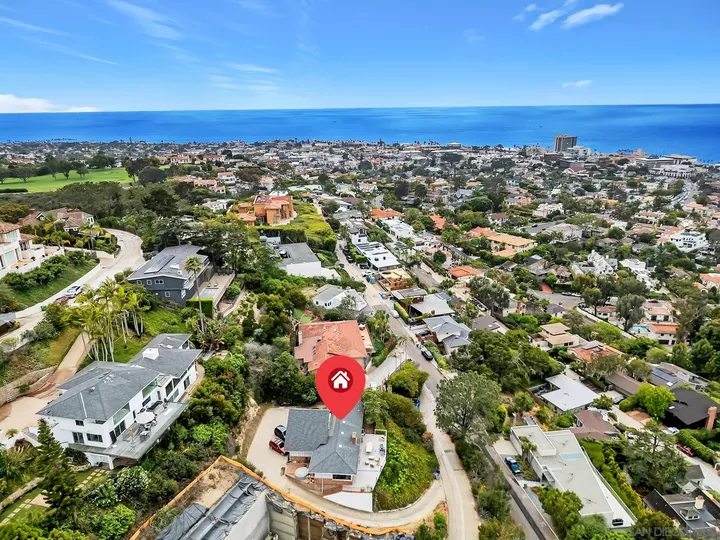 Property Photo: 1703 Castellana Rd CA 92037