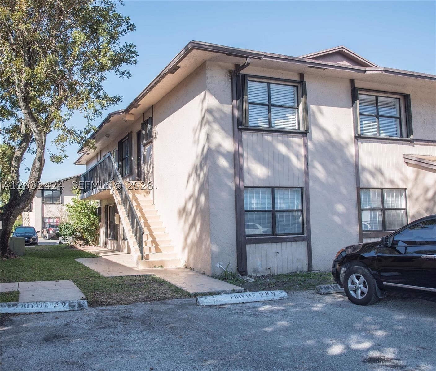 Property Photo:  2500 W 67th Pl 21-26  FL 33016 