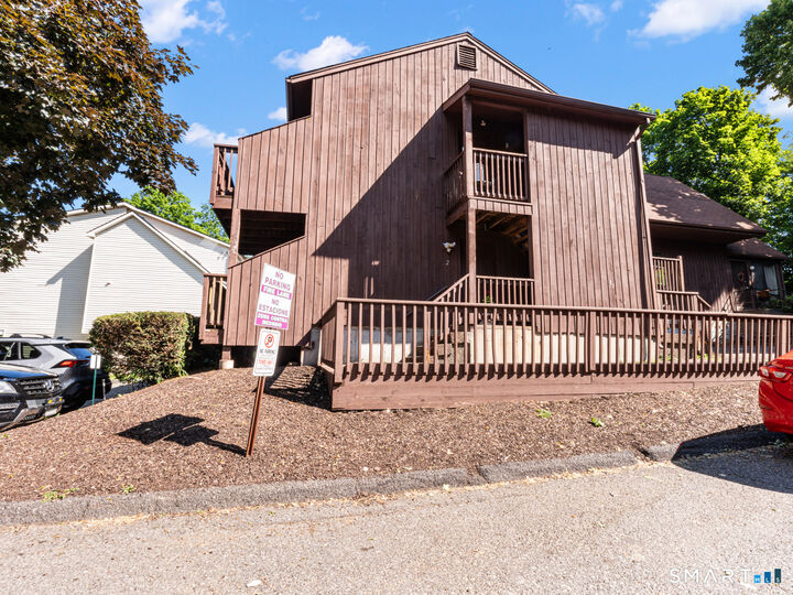 Property Photo:  1 Fairfield Avenue 3  CT 06810 
