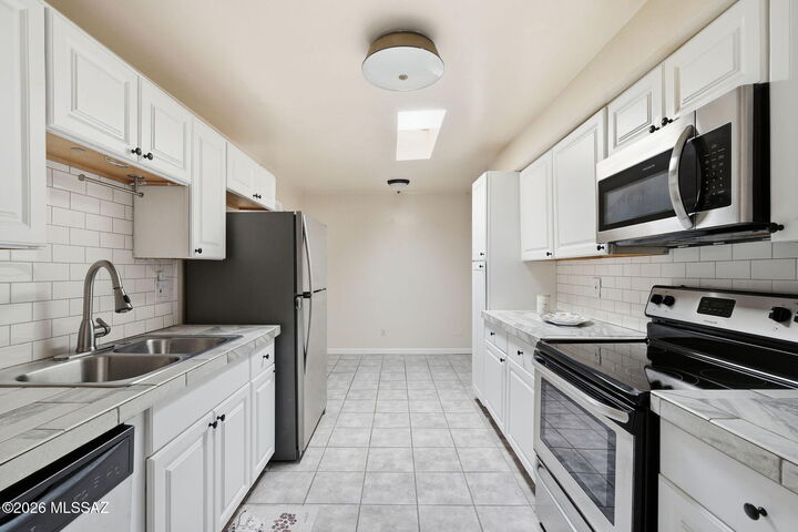 Property Photo: 153 E Mountain Morning Drive AZ 85704