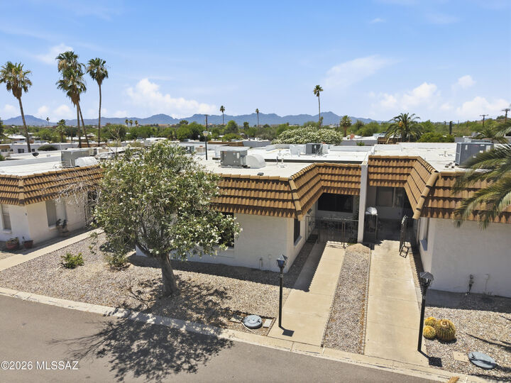 Property Photo: 660 E River Road W AZ 85704