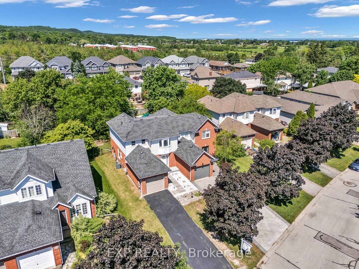 Property Photo: 5187 Mulberry Drive ON L3J 0J6