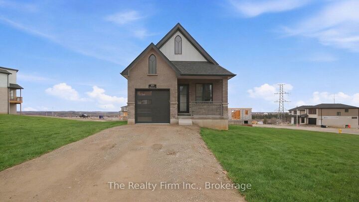 483 Gillespie Street — photo 1
