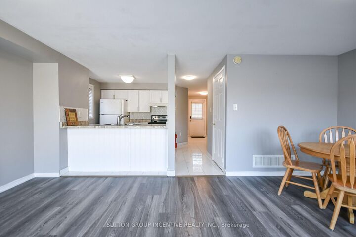 Property Photo: 256 Dunsmore Lane ON L4M 7A7