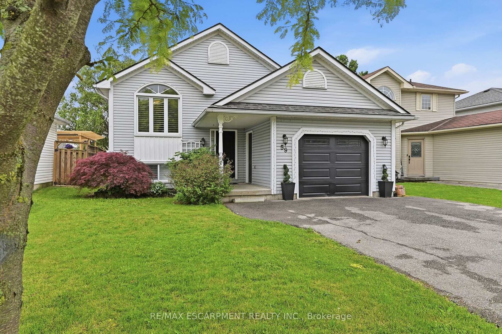 Property Photo: 59 Morgan Drive ON N3W 1H7