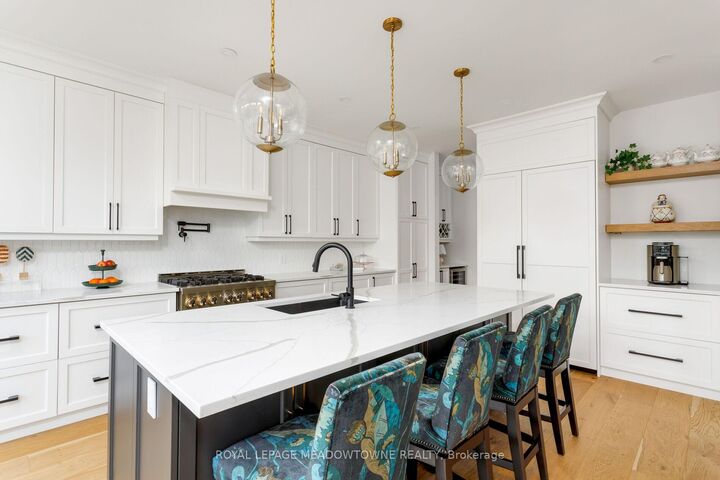 Property Photo: 396 Broadway Avenue ON L9T 1T7