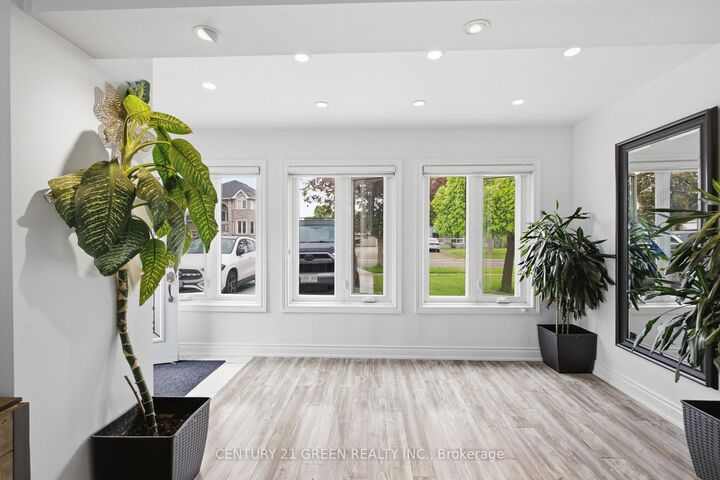 Property Photo: 7649 Redstone Road ON L4T 2B7
