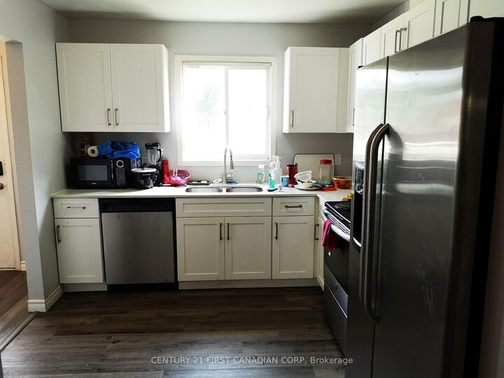 Property Photo: 190 Fleming Drive 21 ON N5V 5B8