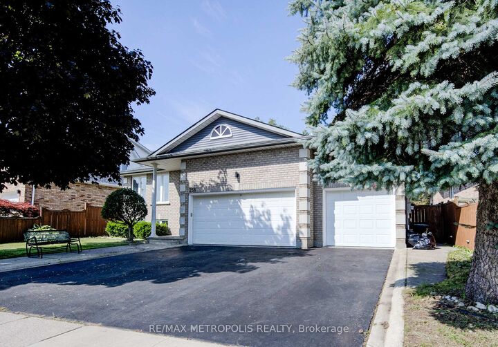 Property Photo: 258 Saginaw Parkway ON N1T 1R7