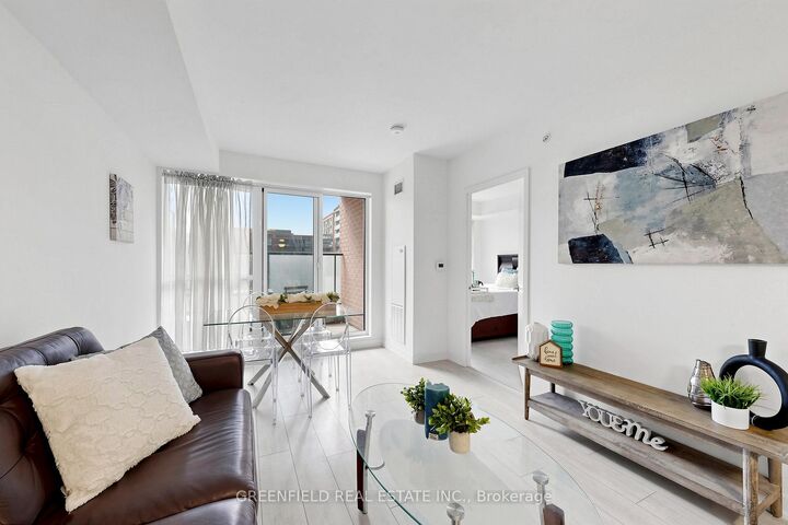 Property Photo: 31 Tippett Road 333 ON M3H 0C8