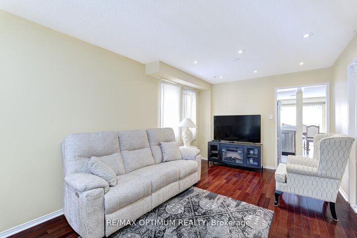 Property Photo: 26 Tumbleweed Trail ON L6Y 5A1