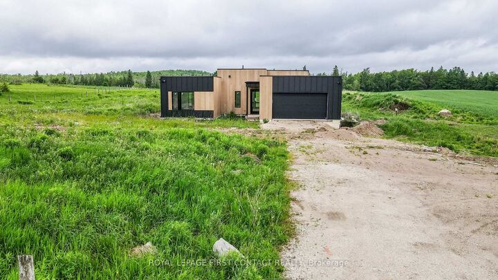 Property Photo: 9694 6 7 Nottawasaga Side Road ON L0M 1G0