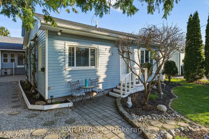 Property Photo:  287 Elmview Gardens  ON L4P 1E9 