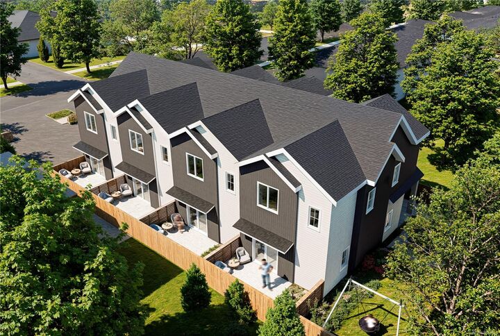 Property Photo: 525 Paradise St #2 BC V9A 5E3