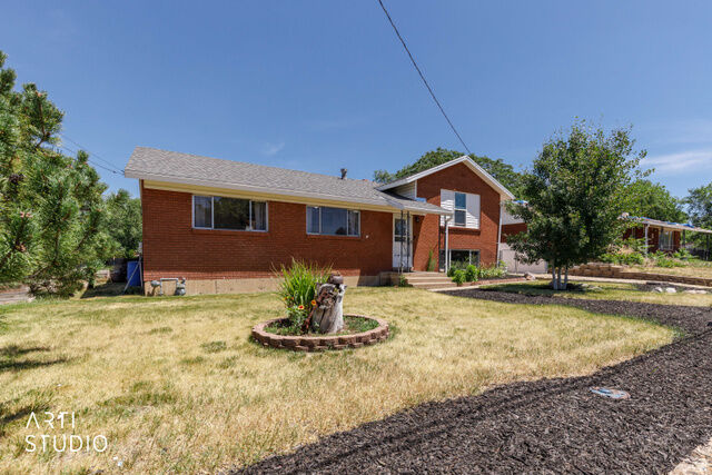 Property Photo: 5134 S 300 W UT 84405