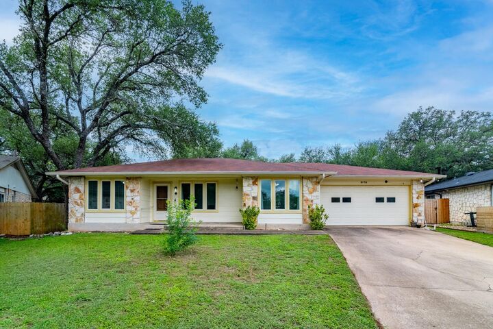 Property Photo: 6106 Yellow Rose Cove TX 78749