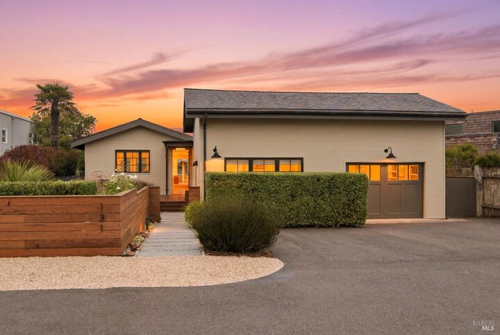 Property Photo:  131 Dipsea Road  CA 94970 