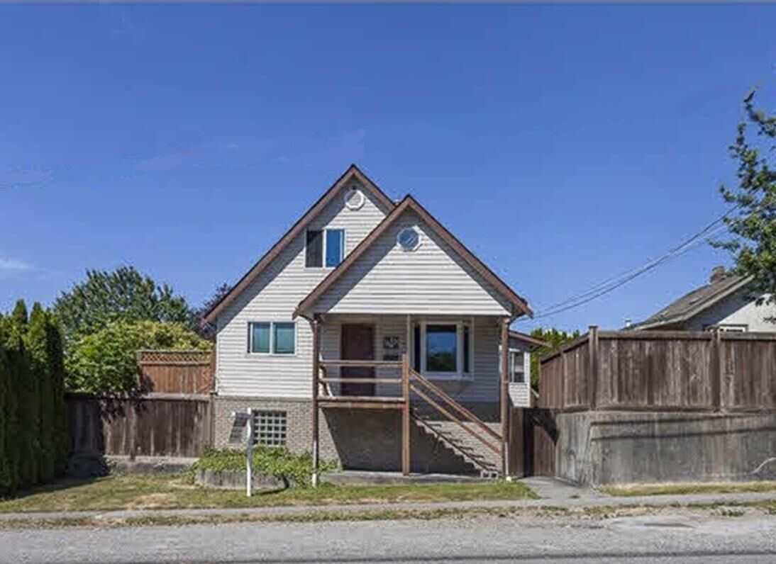 Property Photo: 1403 Gilmore Avenue BC V5C 4S9