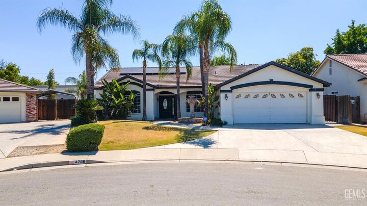 Property Photo: 4706 Bay View Court CA 93312