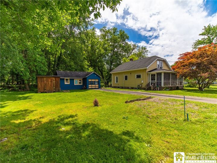 Property Photo:  19 E Burtis Street  NY 14720 