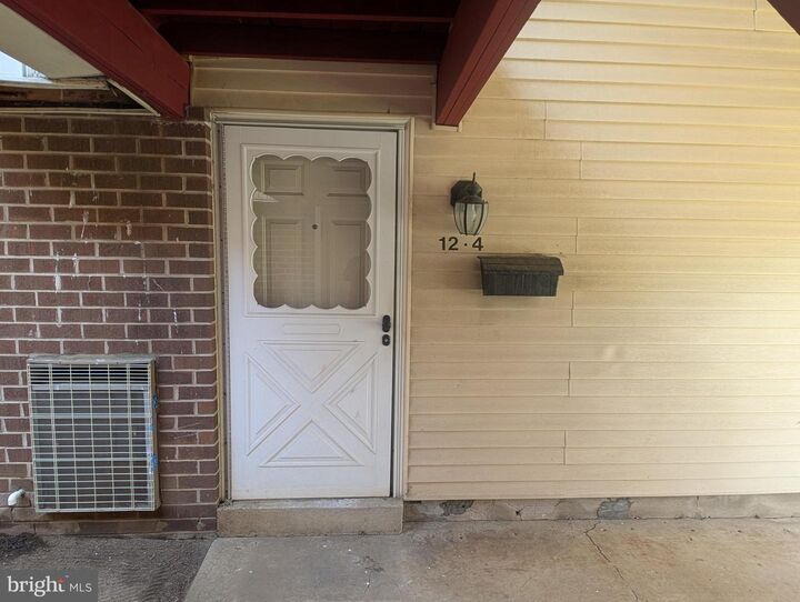 Property Photo:  12 Florence Tollgate 4  NJ 08518 