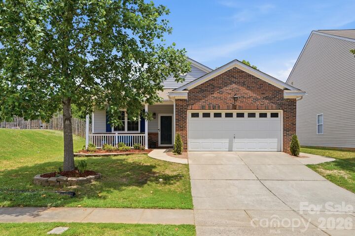 Property Photo: 2211 Savannah Hills Drive NC 28105
