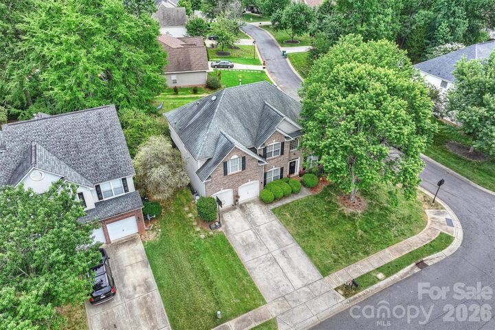 Property Photo: 9318 Autumn Applause Drive NC 28277
