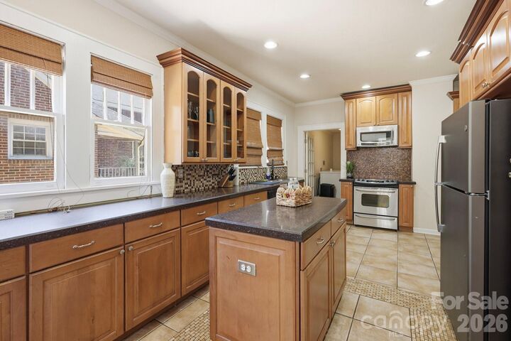 Property Photo:  209 Grandin Road  NC 28208 