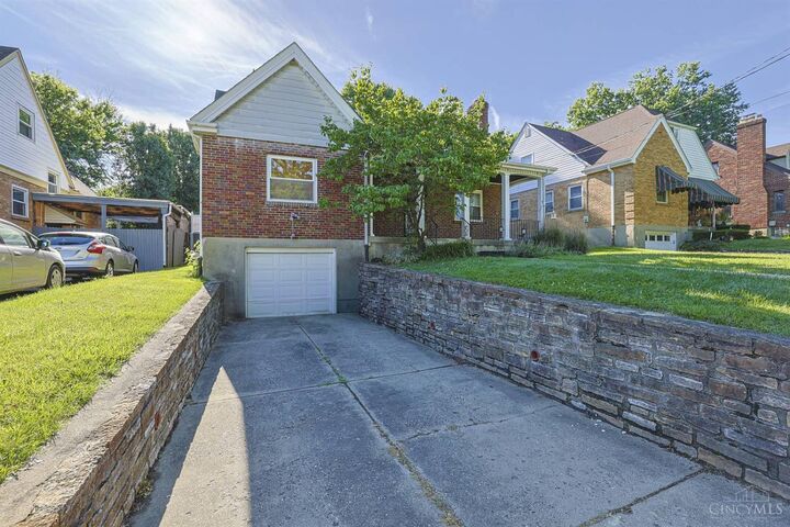 Property Photo:  1140 Covedale Avenue  OH 45238 
