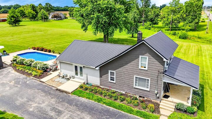 Property Photo: 5519 Durrett Road OH 43146
