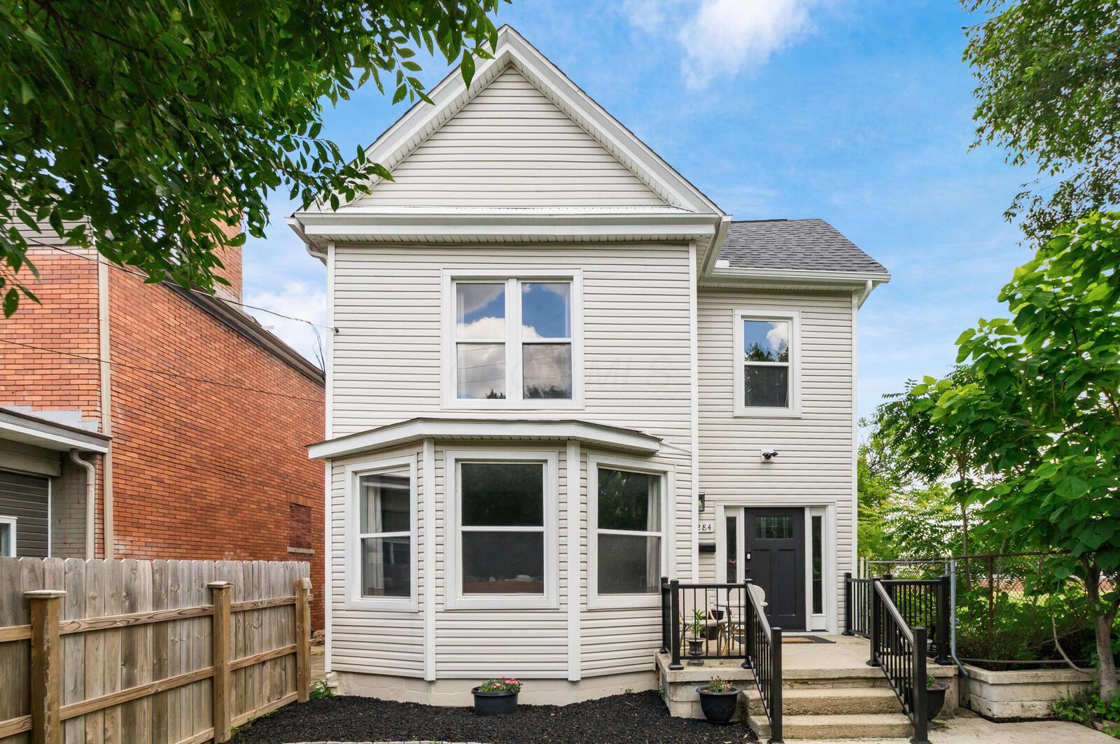 Property Photo:  1284 E Mound Street  OH 43205 