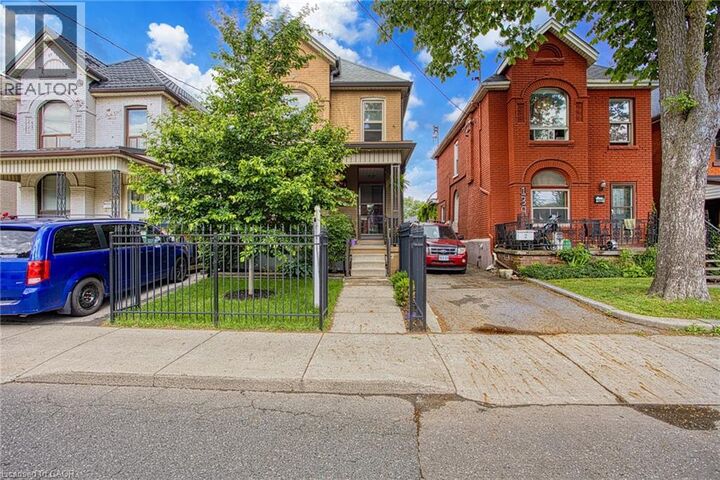 Property Photo:  137 Wentworth Street North  ON L8L 5V6 