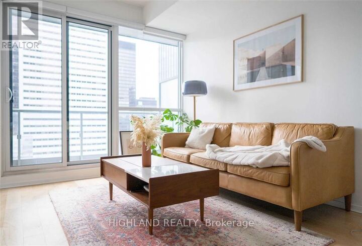 Property Photo: 70 Temperance Street 3108 ON M5H 0B1
