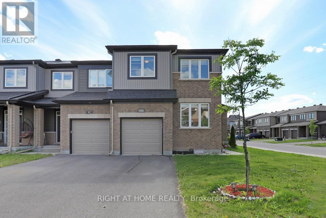 Property Photo: 900 Serrano Street ON K4A 5L3
