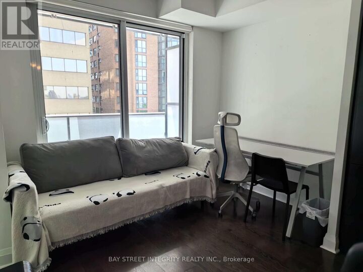 Property Photo: 1080 Bay Street 701 ON N5S 0A5