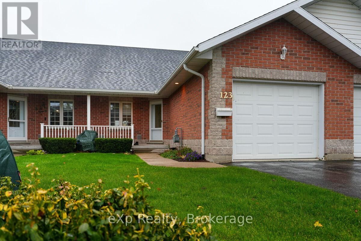 Property Photo: 123 Church Street North 3 ON N0G 2L2