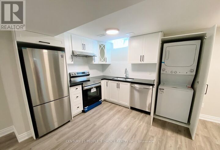 Property Photo:  922 Silverthorn Mill Avenue Bsmt  ON L5W 1B3 