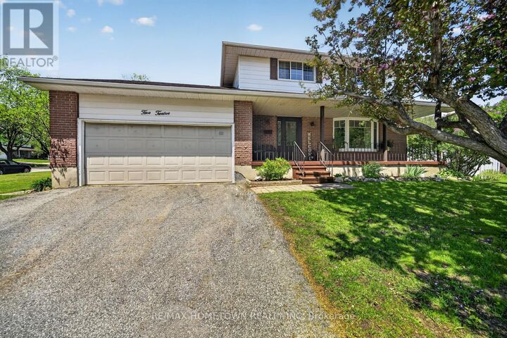 512 Laurier Boulevard — photo 1