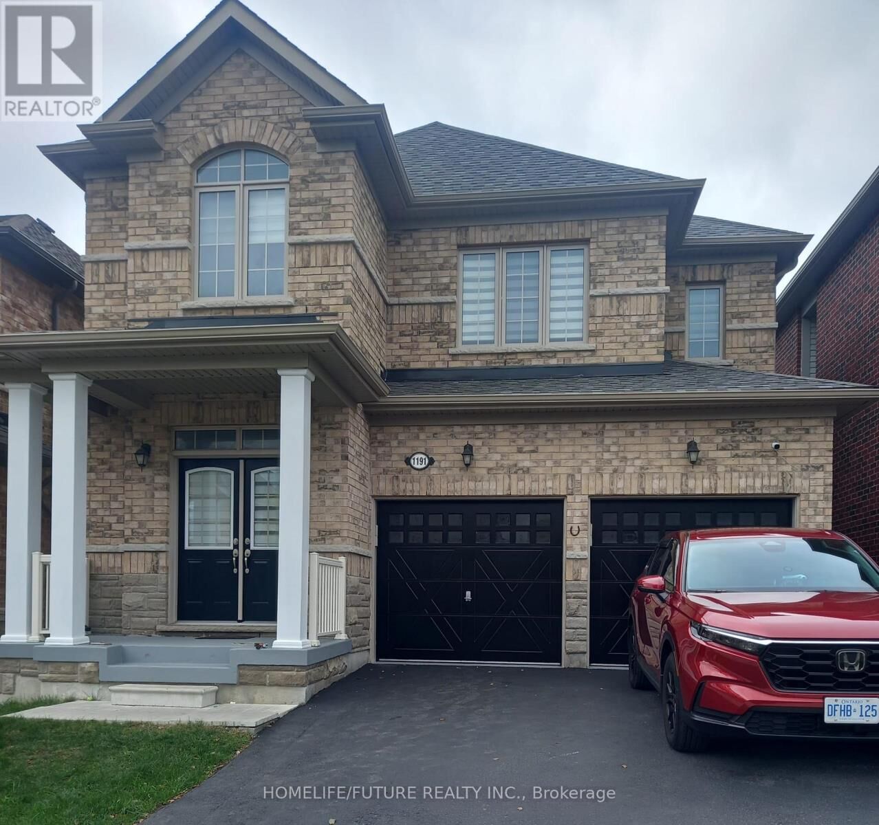 Property Photo:  1191 Enchanted Crescent  ON L1X 0H1 