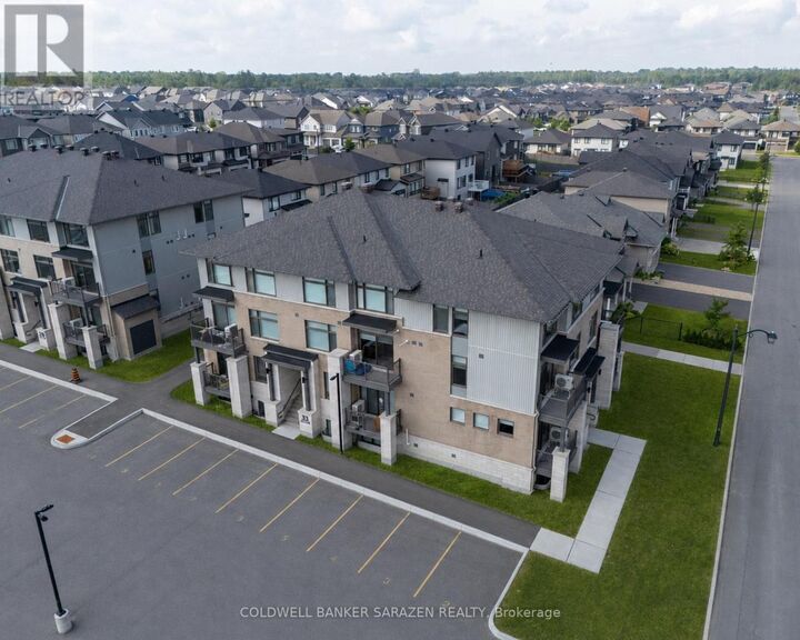 Property Photo:  33 Salamander Way  ON K1X 0G1 
